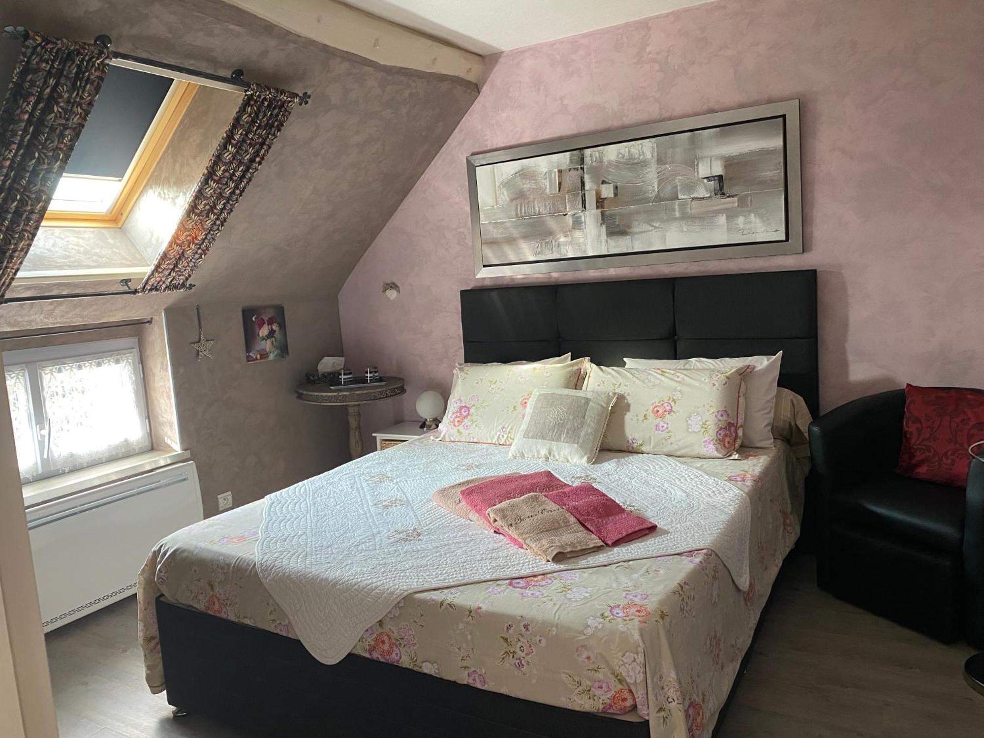 Une Parenthese Fleurie La Heuniere Exterior foto