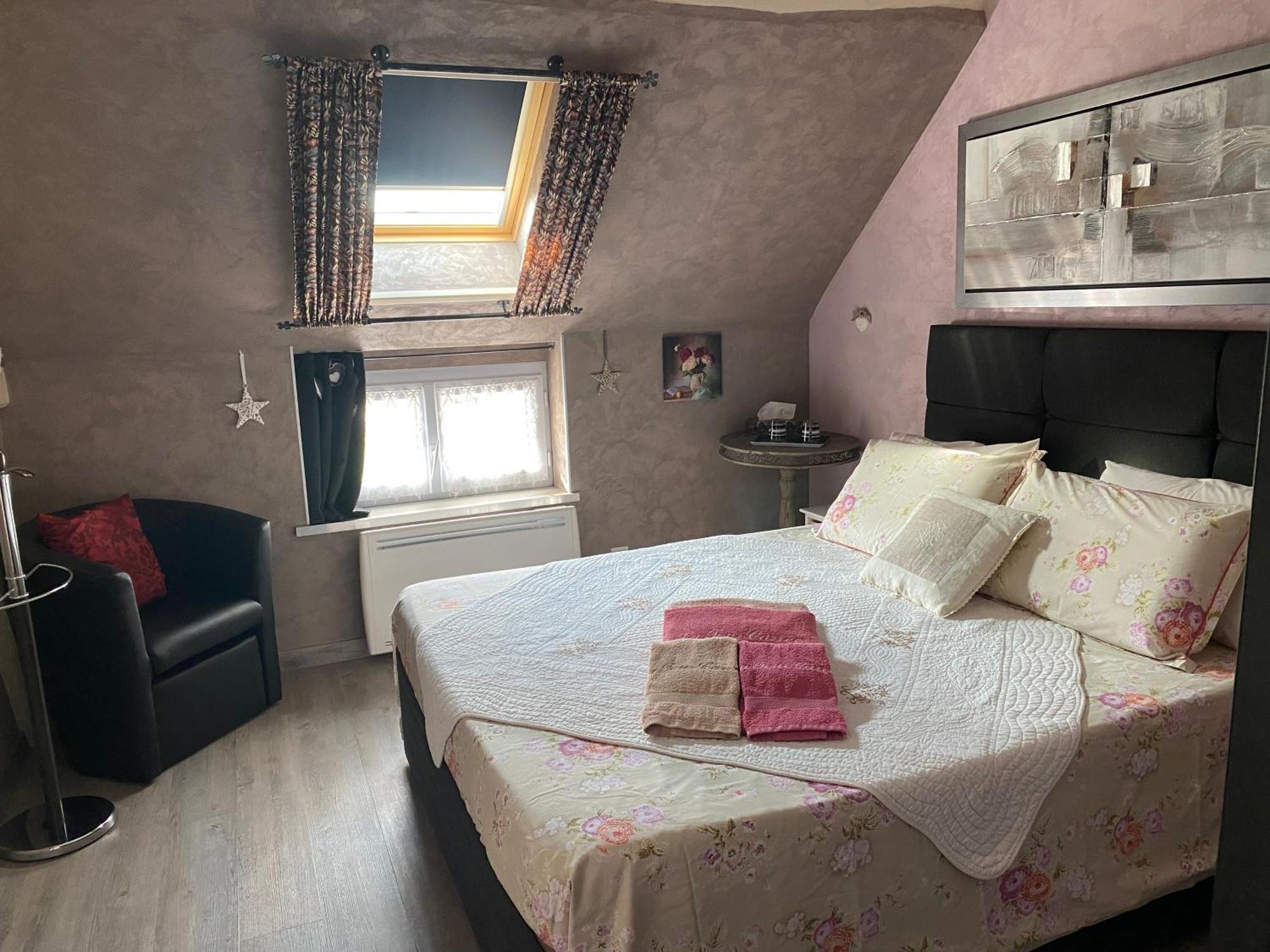 Une Parenthese Fleurie La Heuniere Exterior foto